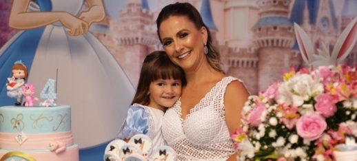 4 Anos Alice